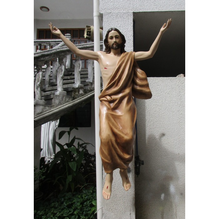 Risen Christ 60"